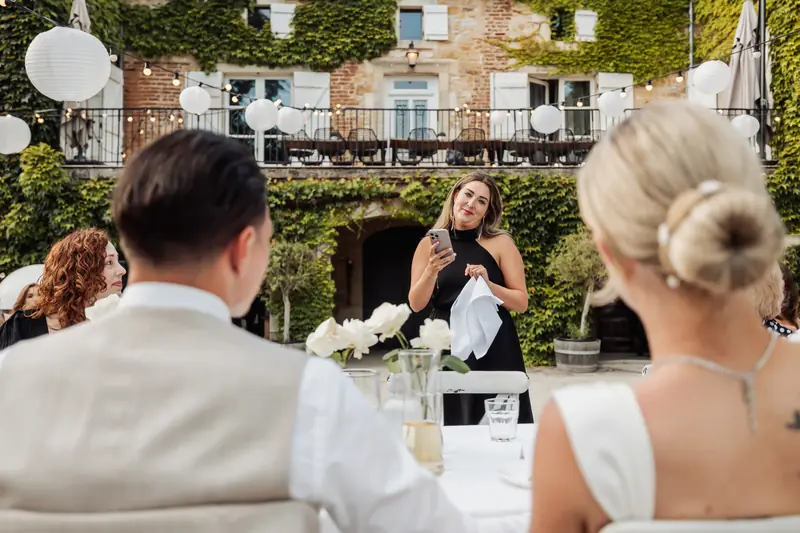 Speech tijdens het diner op de binnenplaats